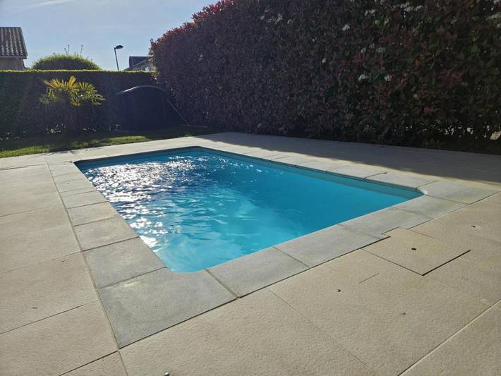 Location de vacances pour 4 personnes, avec Terrasse ainsi que Jardin et Piscine à Bourg-en-Bresse - 3