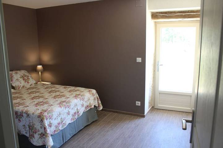 Gîte pour 4 personnes, avec terrasse et jardin dans Les Pechs-du-Vers - 3