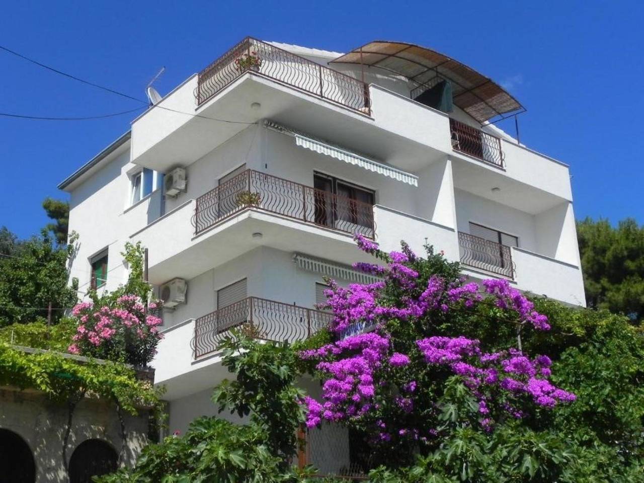Ganze Ferienwohnung, Komfortable Ferienunterkunft -A2 "Olivenbaum" in Dugi Rat, Split-Dalmatien