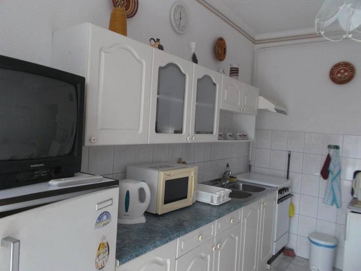 Gîte pour 5 personnes, avec Balcon et Terrasse ainsi que Jardin et Piscine dans Koroshegy - 4