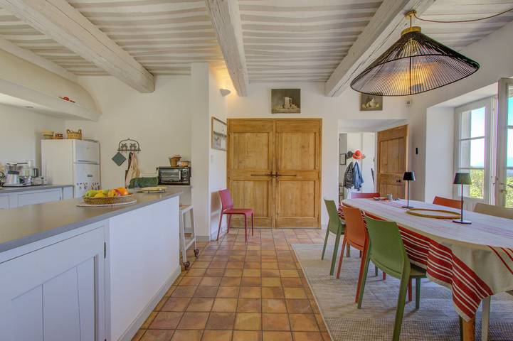 Location de vacances pour 10 personnes, avec jardin, adapté aux familles à Saint-Restitut - 4