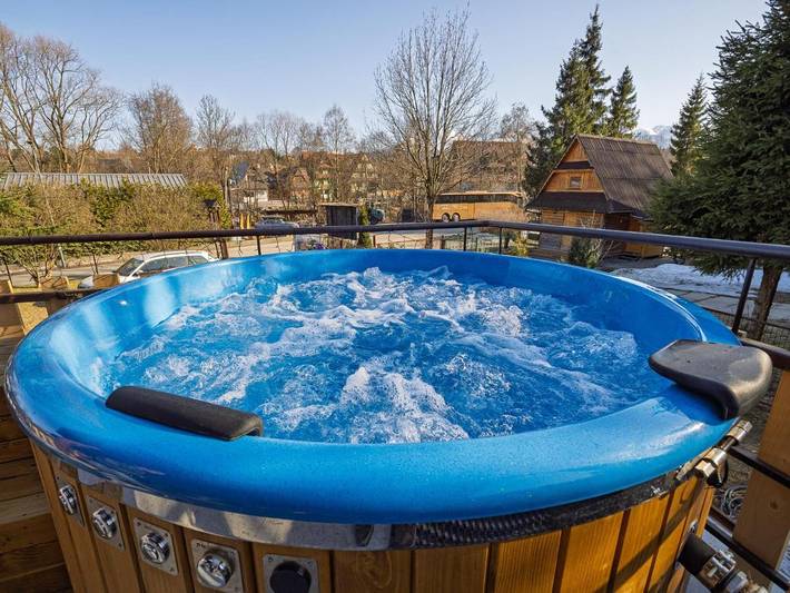 Apartament wakacyjny dla 3 osób, z Taras i Jacuzzi oraz Ogród i Widok w Poronin