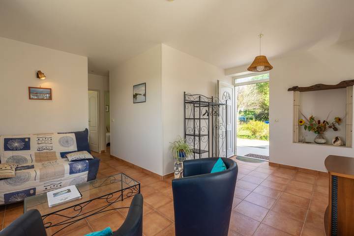 Casa 'Gite Piscina Interior Brouage' con terraza privada, jardín compartido y Wi-Fi in La Gripperie-Saint-Symphorien, Region de Rochefort