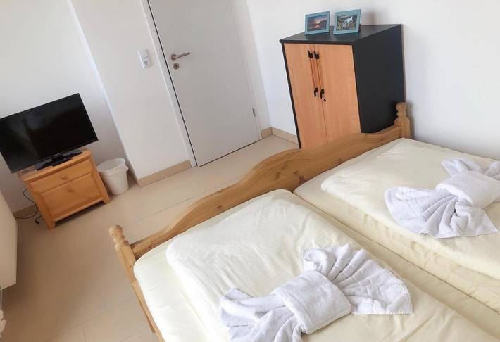 Hotel für 12 Personen, mit Balkon und Terrasse sowie Garten und Ausblick in Falkenhagen (Mark) - 3