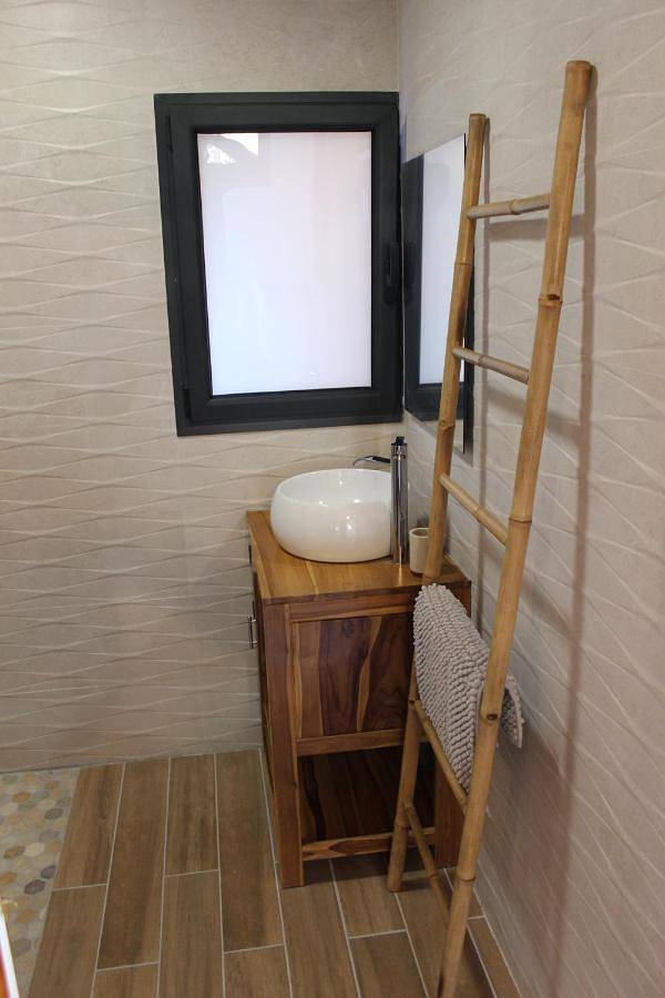 Location de vacances pour 2 personnes, avec vue et jardin dans Grand-Îlet - 3