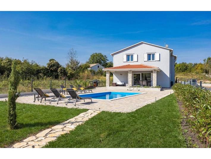 Location de vacances pour 6 personnes, avec terrasse ainsi que piscine et jardin à Buzet - 2