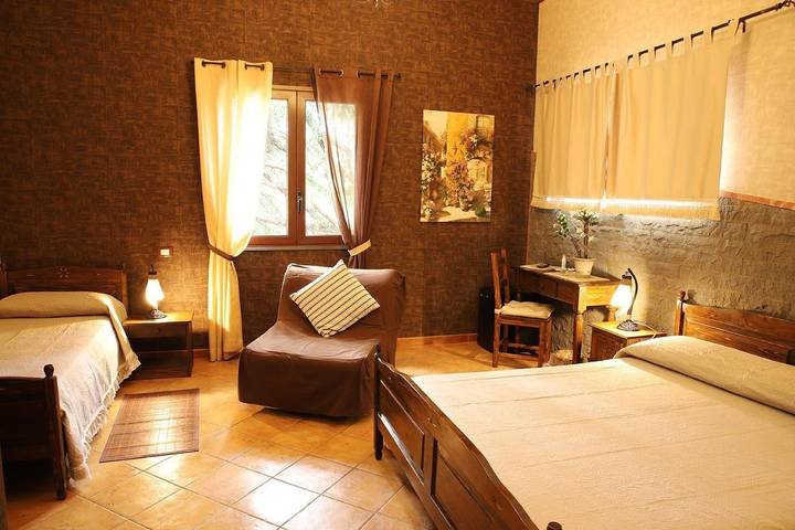 Hôtel pour 4 personnes, avec jardin ainsi que vue et balcon à Nicolosi - 4