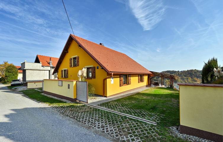 Ferienhaus für 8 Personen, mit Sauna und Garten