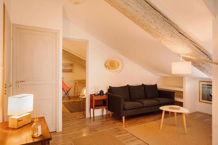 Ferienwohnung für 2 Personen, mit Balkon und Terrasse sowie Garten und Pool