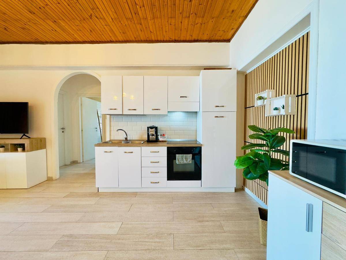 Ganze Wohnung, Athena Sea front Apartment, Parking & Pool in Castel Volturno, Tyrrhenische Küste Kampanien