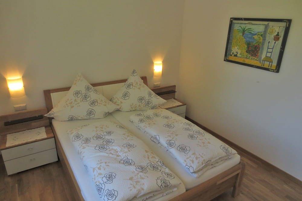 Neubau! ruhige Lage, 3 Schlafzimmer,  über 100 qm, Garten, Wlan kostenlos in Hödingen, Überlingen