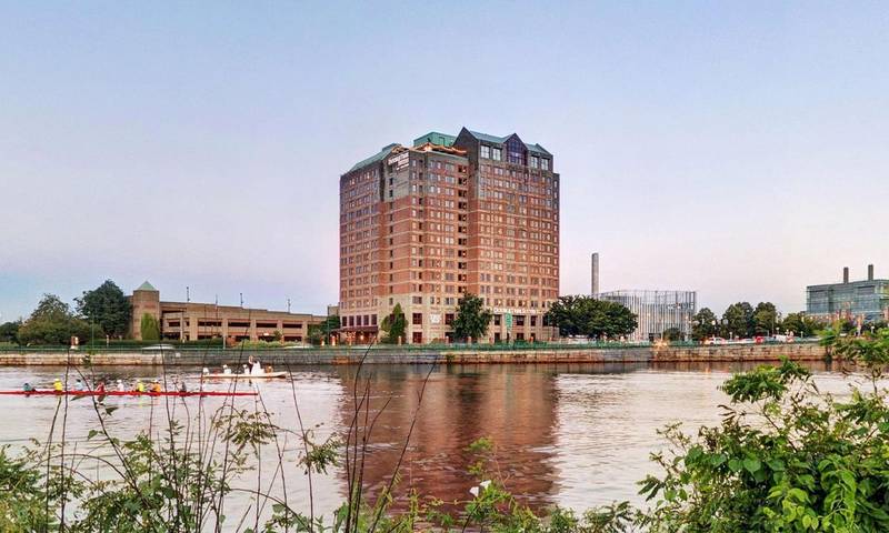 Hotel voor 3 personen, with zwembad and terras as well as whirlpool in Boston