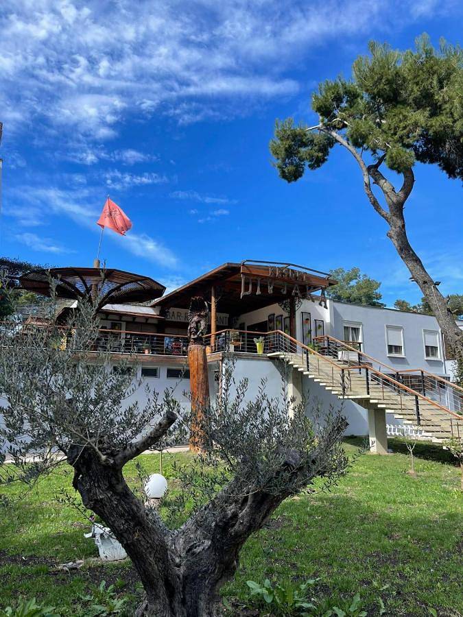 Resort per 2 persone, con Terrazza e Giardino nonché Piscina e Panorama in Albania