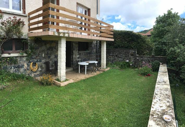 Gîte pour 5 personnes, avec terrasse et jardin à Alleyras - 4