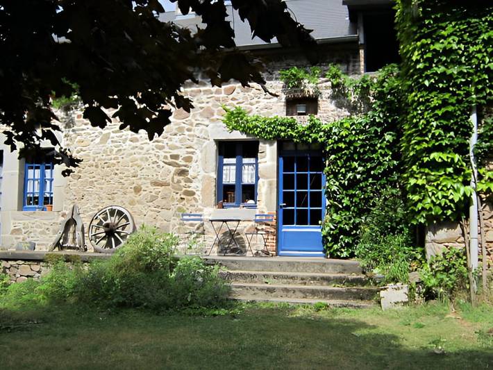 Gîte pour 6 personnes, avec terrasse et jardin à Gien-sur-Cure