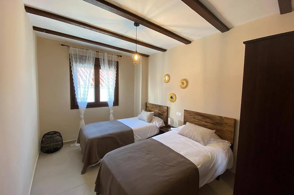 Apartamento entero, Alojamiento Rural El Refugio. Ideal para familias in Genalguacil, Provincia de Málaga