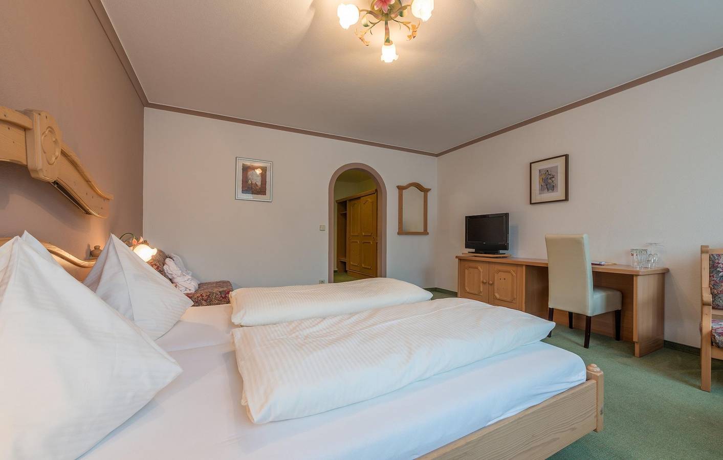 Zimmer "Königslehen" Typ A - Frühstück in Radstadt, Ski Amadé