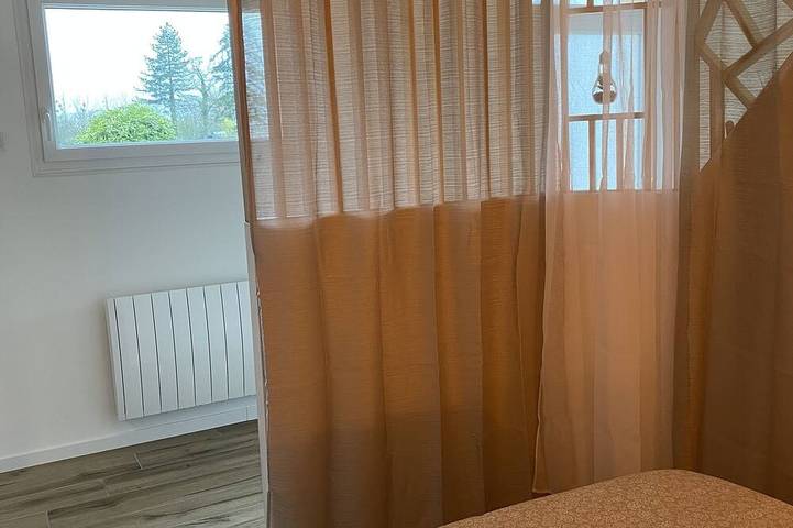 Location de vacances pour 4 personnes, avec terrasse ainsi que jardin et sauna dans Souleuvre-en-Bocage - 4