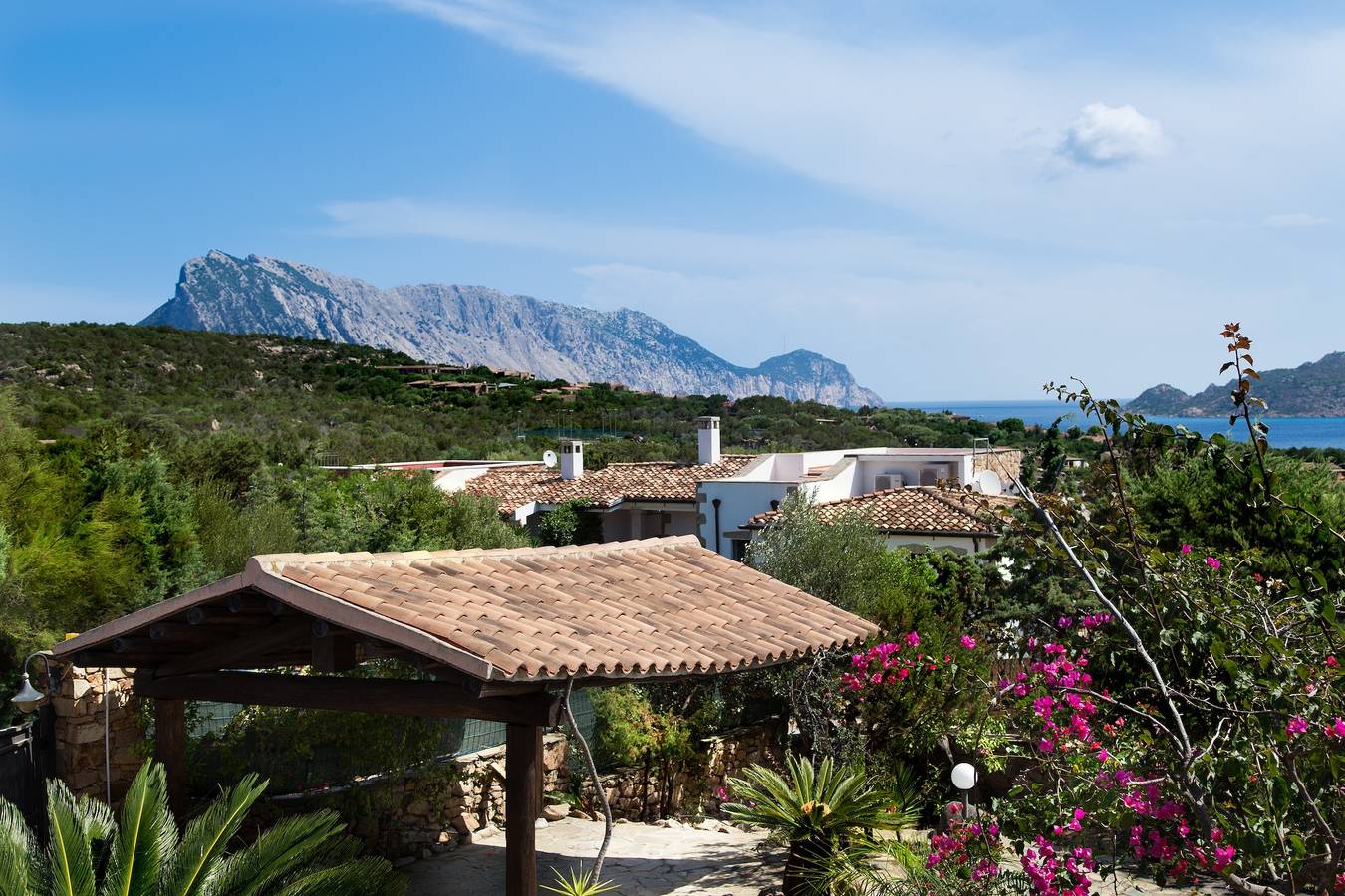 Casa vacanze 'Villa Vanessa' con vista mare, Wi-Fi e aria condizionata in Punta Molara, San Teodoro