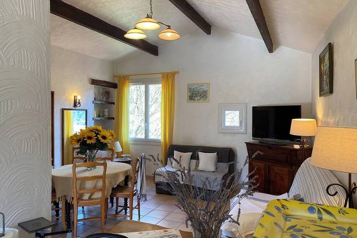 Entire apartment, Le Soleil de Flaut Magnifique maison studio Nature in Belvédère, Nice region