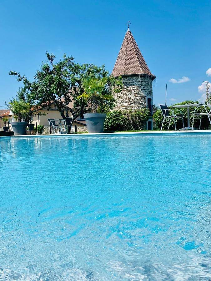 Hôtel pour 2 personnes, avec sauna et jacuzzi ainsi que piscine et jardin