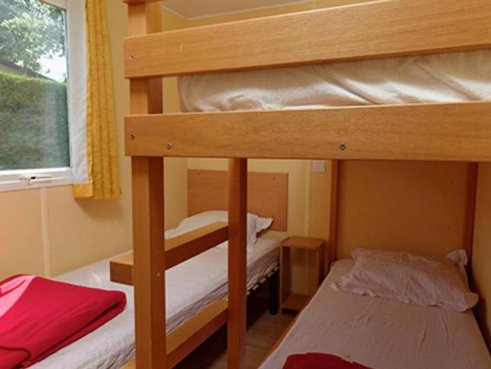 Location de vacances pour 4 personnes, avec piscine et terrasse à Les Aires - 4