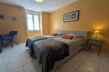 Gîte pour 5 personnes, avec terrasse dans Châteauvillain