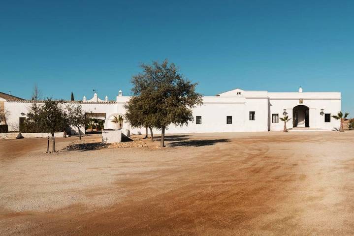 Casa rural para 24 personas, con Terraza y Jardín además de Piscina y Vistas en Campiña de Jerez