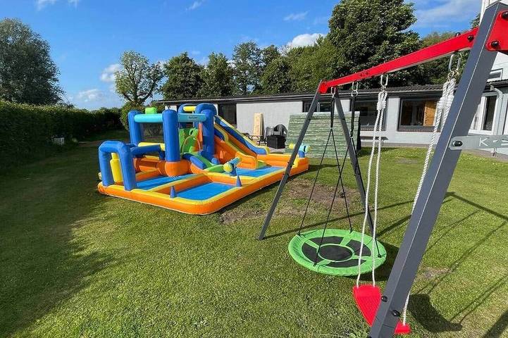 Ferienhaus für 8 Personen, mit Garten in Oesterdeichstrich