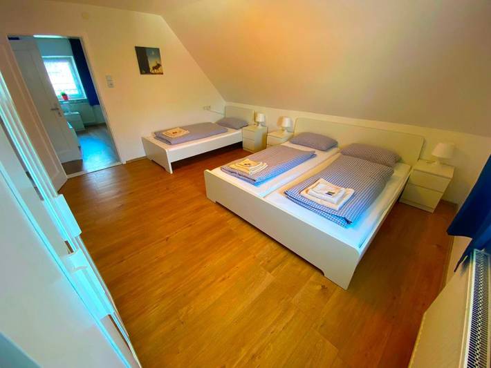 Ferienhaus für 10 Personen, mit Balkon und Terrasse sowie Garten in Augsburg und Umgebung - 4