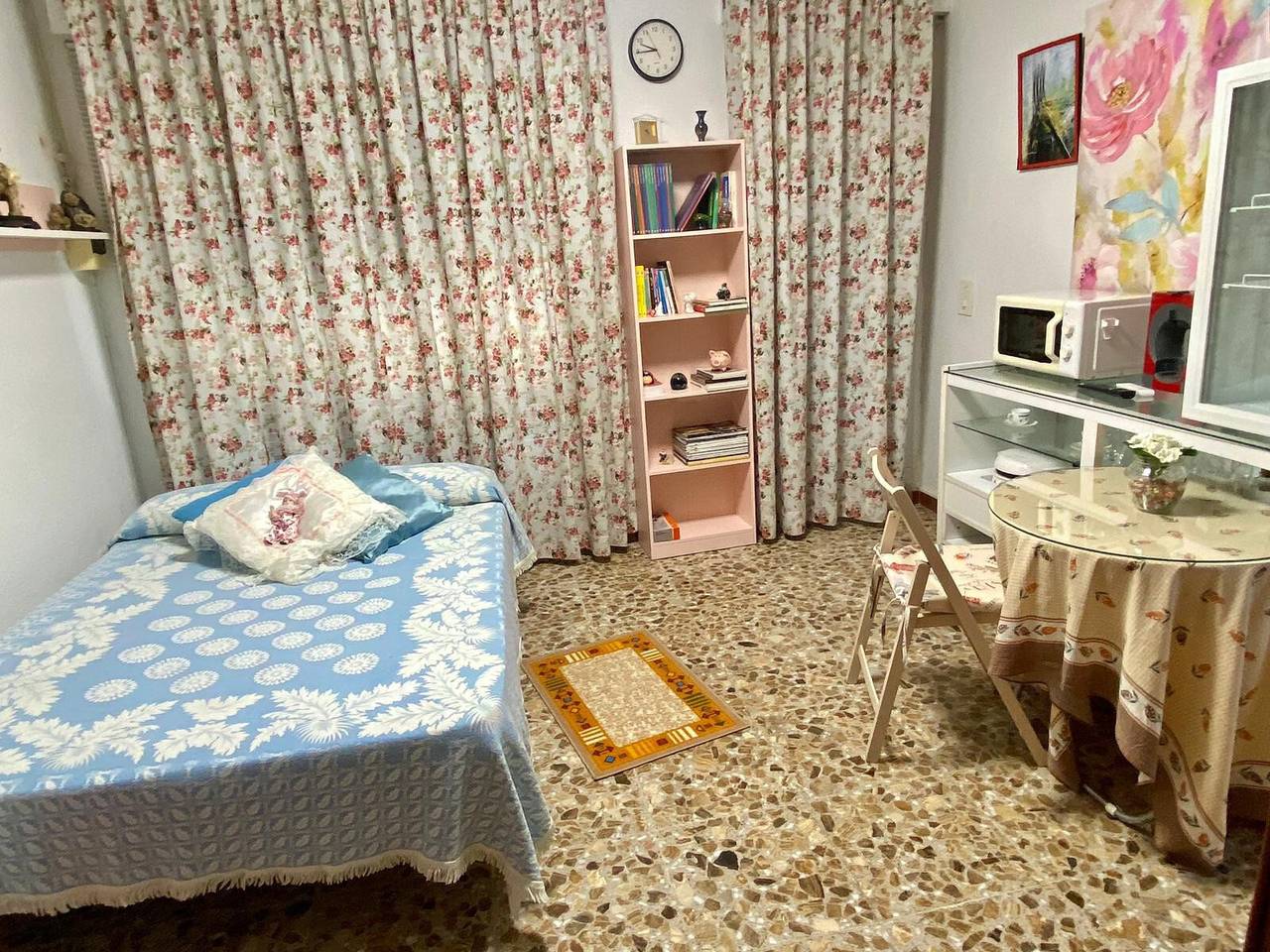 Ganze Wohnung, Studio 'Alojamiento Ruizo' mit Bergblick, Gemeinschaftspool und Wlan in Lorca, Murcia Binnenland