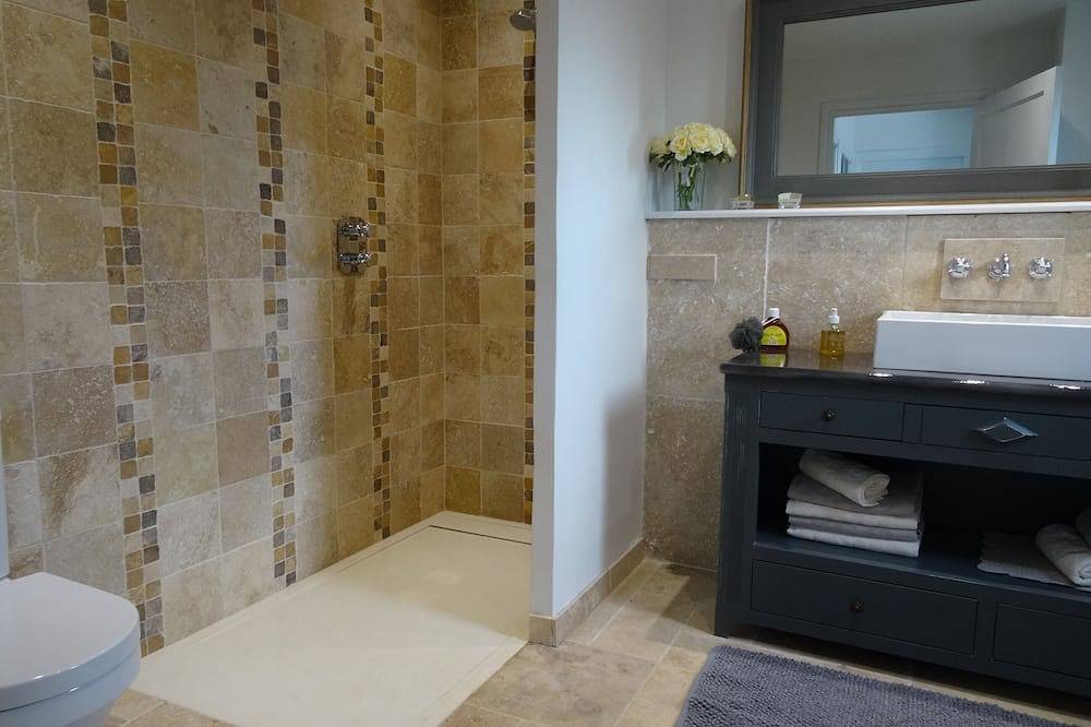 The Wall. For vacations in superb surroundings, ideal for up to 6 people. in La Cadière-d'Azur, Toulon region