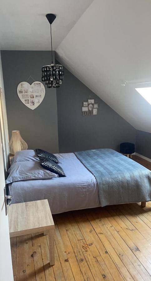 Appartement entier, Three-Bedroom House in Noyon, Oise