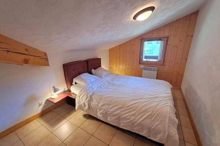 Apartamento entero, 150m from ski slopes, 3rd floor, view ski slopes, balcony, tv, ski locker, 44m², Les 2 Alpes in Mont-de-Lans, Les Deux Alpes