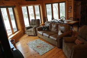 Vacation House for 8 Guests in Watauga Lake, Blue Ridge Mountains, Picture 1