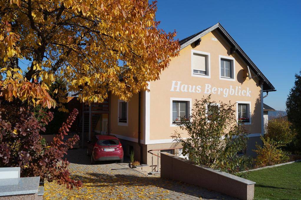 Ganze Ferienwohnung, Haus Bergblick - Buchenzimmer in Wiener Alpen