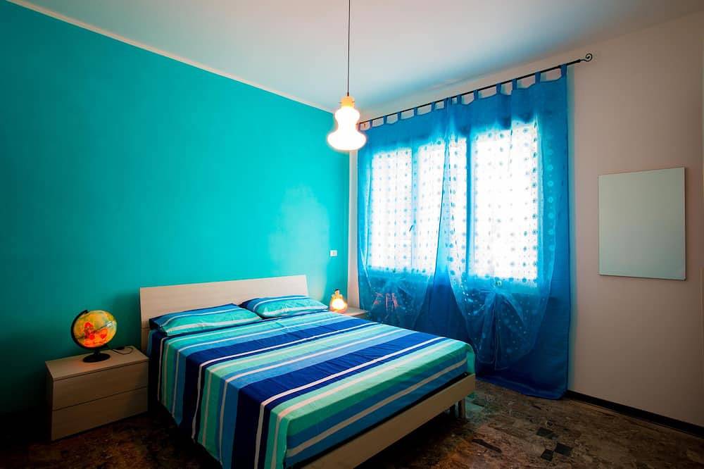 Apartamento entero, Oasis de relajación no muy lejos del mar, aparcamiento en el patio interior. in Marotta, Valle del Metauro