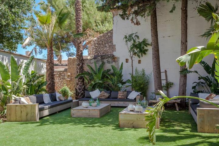 Casa rural para 28 personas, con Balcón y Jacuzzi además de Terraza y Jardín en San Pedro de Ribas - 3