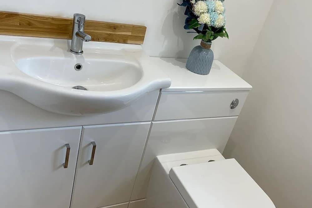 Brand New Barn conversion - With Hot Tub in Staffordshire