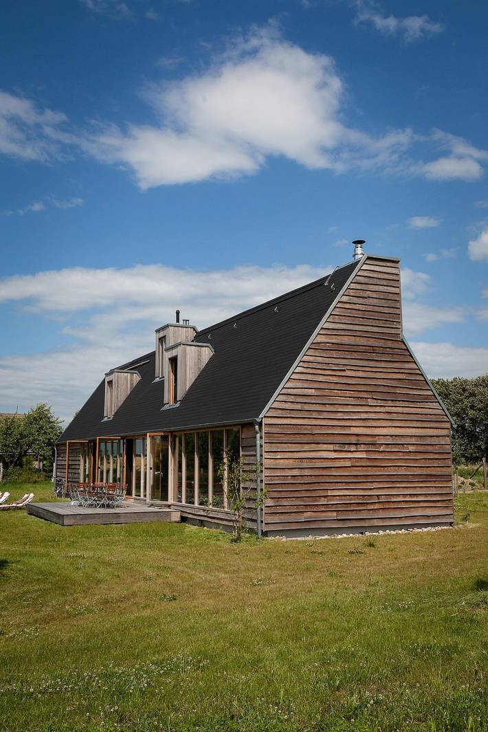 Ferienhaus 'Das Schwarze Haus' mit privater Terrasse, privatem Garten und WLAN in Gerswalde, Barnimerland Region