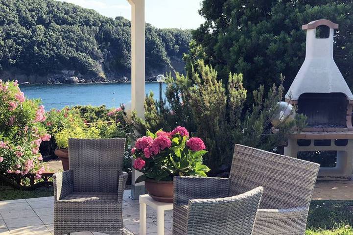 Location de vacances pour 7 personnes, avec terrasse et jardin à Bagnaia