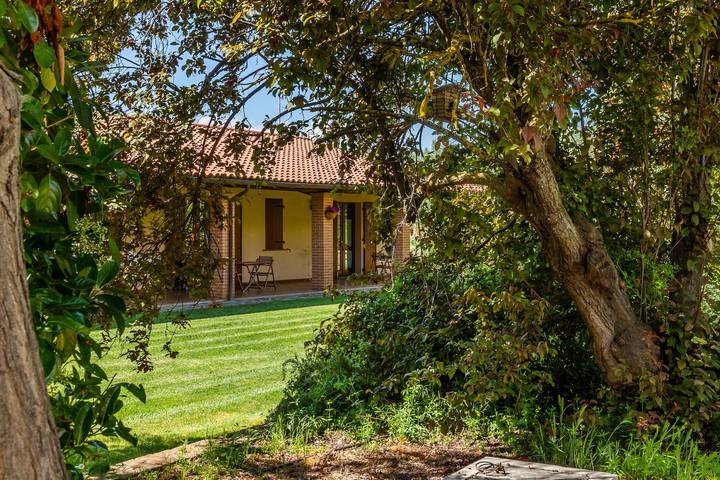 Farmhouse Apartment 'Agriturismo Il Gaggiolo' with Shared Pool, Wi-Fi and Air Conditioning in Grosseto, Grosseto Province