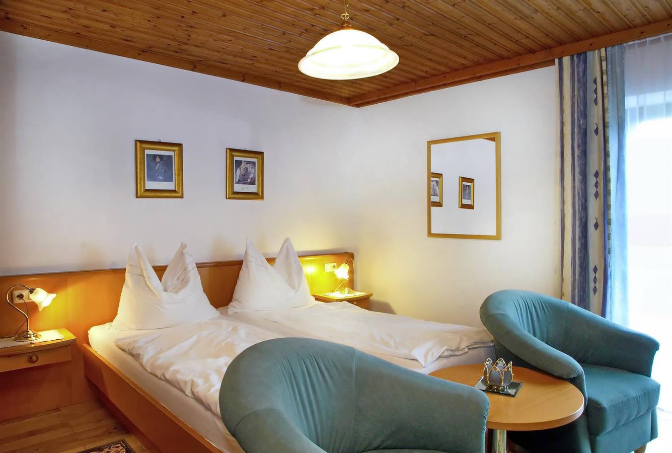 Appartement de vacances entier, Doppelzimmer mit Dusche, Wc in Saalfelden am Steinernen Meer, Pinzgau