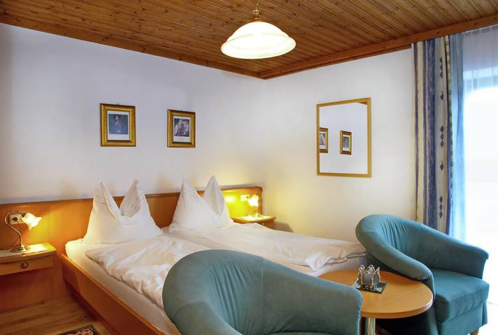 Ganze Ferienwohnung, Doppelzimmer mit Dusche, Wc in Saalfelden am Steinernen Meer, Pinzgau