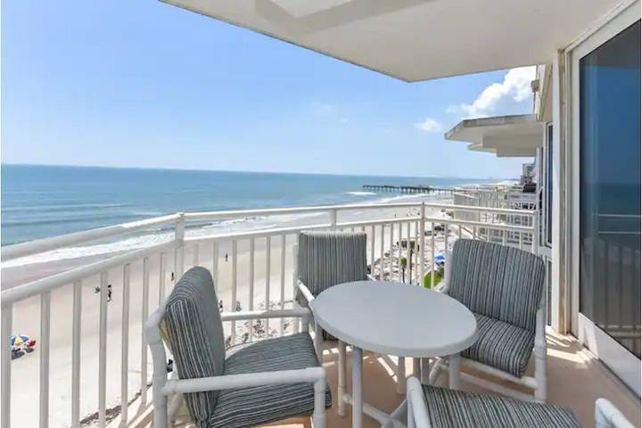 Vacation rental for 6 people, with balcony and sauna in Daytona Beach Shores