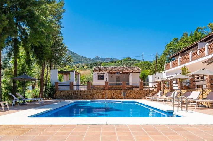 Appart’hôtel pour 2 personnes, avec jardin ainsi que vue et piscine - 1