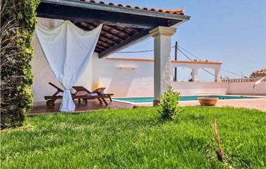 Ferienhaus für 7 Personen, mit Terrasse und Garten sowie Pool, mit Haustier auf Brac