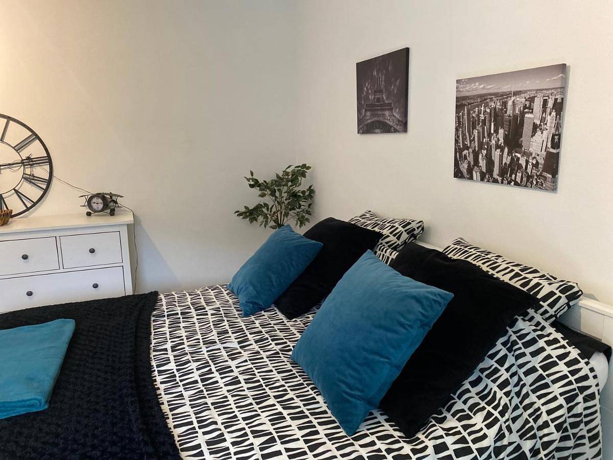 Appartement entier, Studio Chaleureux Tout équipé - Wifi - Parking gratuit - Proche de la Nature in Weißenburg, Région de Wissembourg