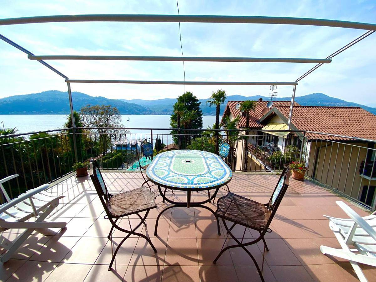 Appartamento intero, A dream on the lake in Comune di Angera, Lago Maggiore (Lombardia)