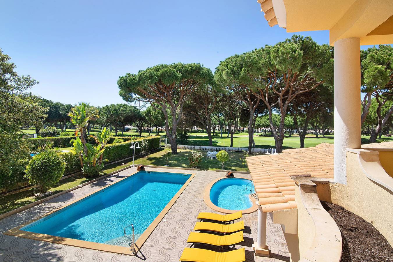 Villa 'V4 Galeão Vilamoura' avec piscine privée, Wi-Fi et climatisation in Quarteira, District de Faro